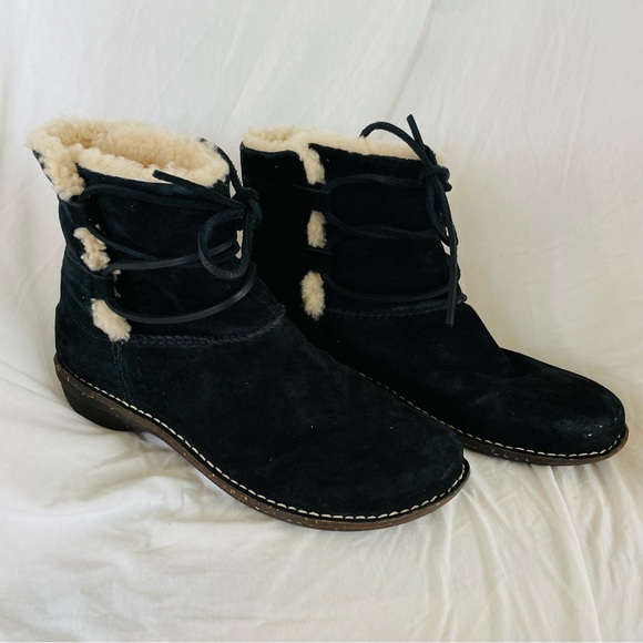 UGG Australia Caspia Boots, Black (Size 11) - Picture 9 of 11